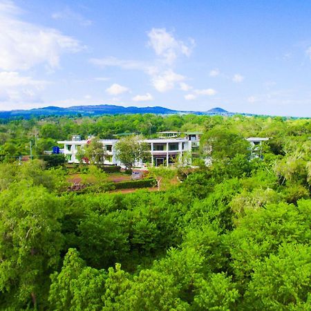 Galapagos Tortuga Bay Hotel ปูแอร์โตอาโยรา ภายนอก รูปภาพ